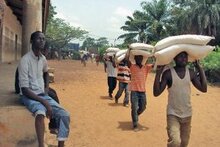 코트디부아르, 하늘을 통한 긴급식량지원