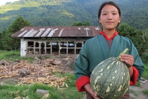 부탄 : 학교에서 직접 식량을 기릅니다.