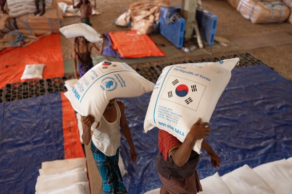 방글라데시에 전달된 한국 쌀