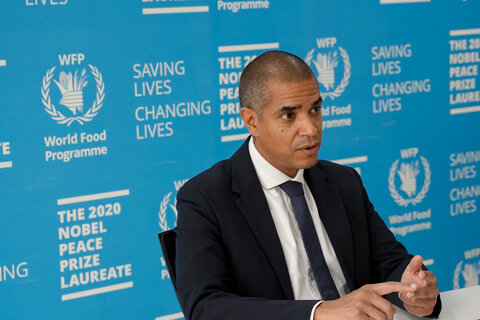 조선일보와 인터뷰 중인 장 마틴 WFP 국장