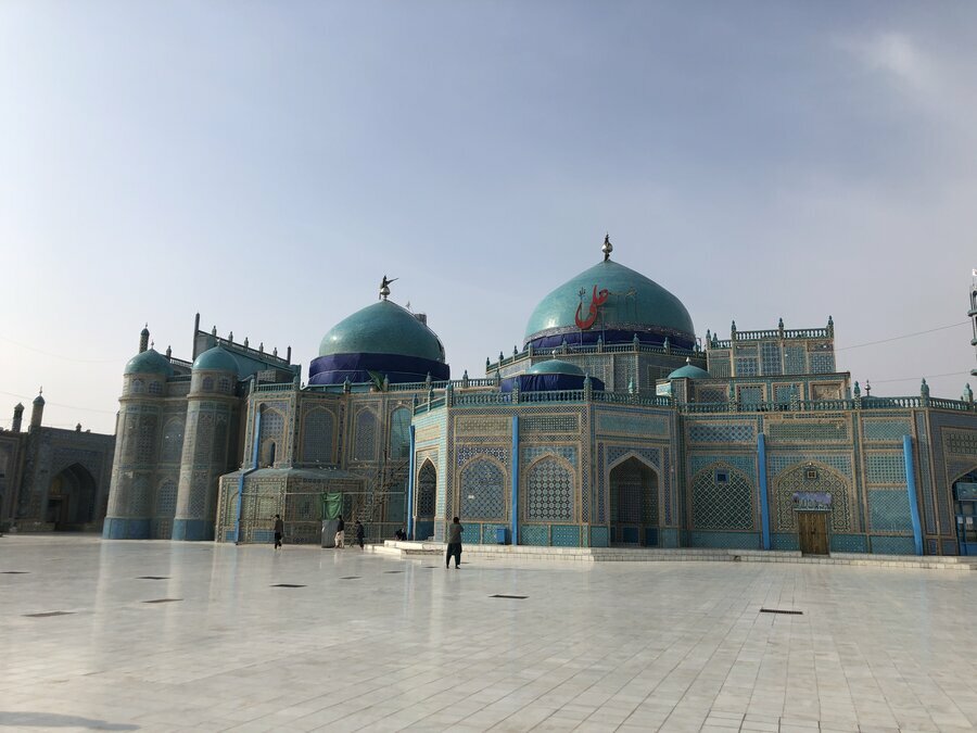 The blue mosque in Mazar-i-Sharif. Photo: WFP/Jon Dumont