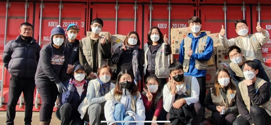 국내 미혼모 가정을 위한 먹거리 포장 봉사활동에 참여한 WFP 한국사무소