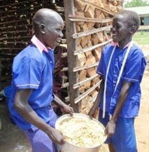 WFP는 남수단 정부가 주관하는 학교급식사업을 돕습니다